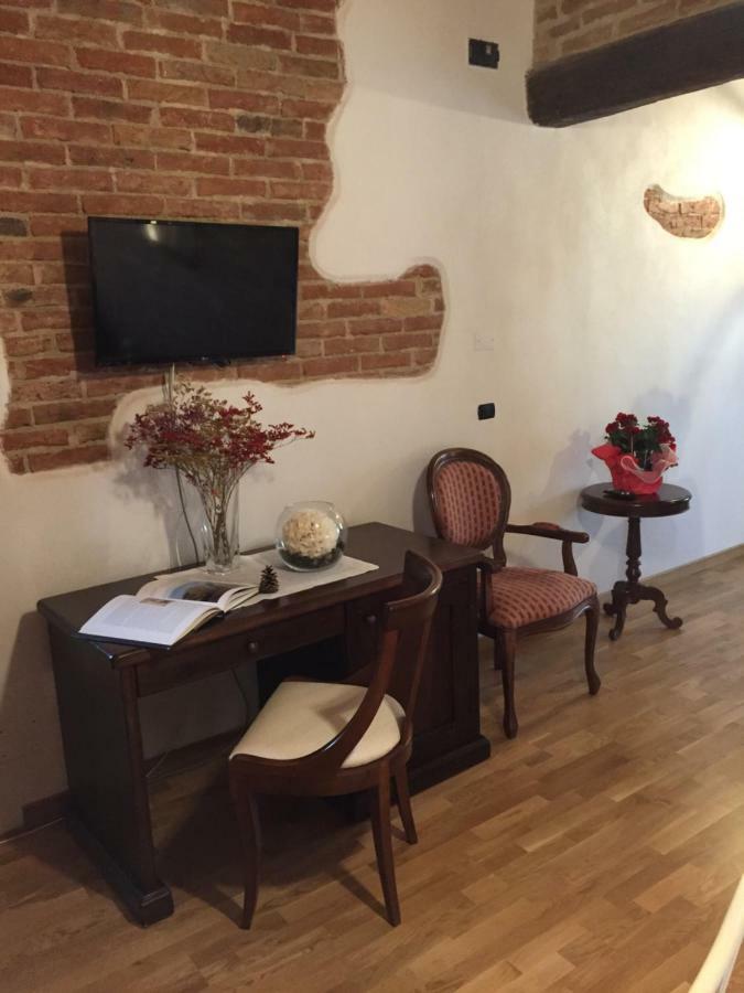 Cascina Maina Villa ดิอาโนดัลบา ภายนอก รูปภาพ