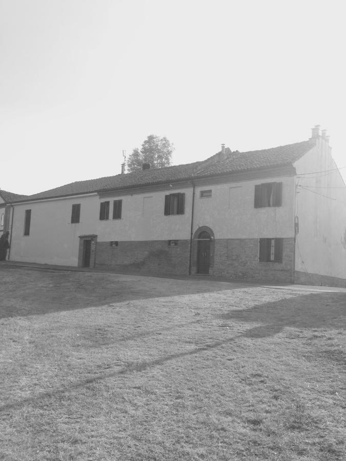 Cascina Maina Villa ดิอาโนดัลบา ภายนอก รูปภาพ